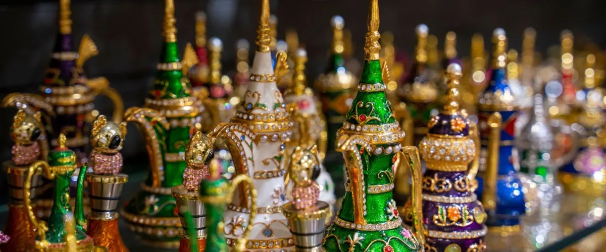 Shopping in Abu Dhabi To Explore the Priceless Artifacts in the